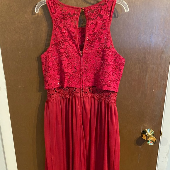 Fancy red dress - Picture 2 of 2